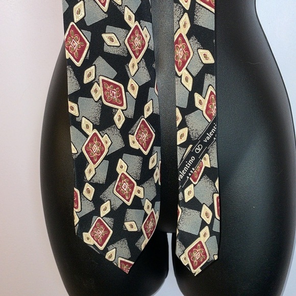 Valentino Cravatte Silk Diamond Square Geometric Design Necktie Tie Gray Black